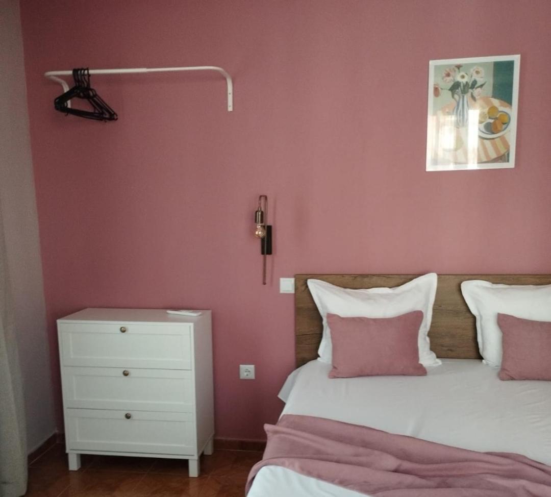 Bo'S Place Saints Constantine and Helena Pokoj fotografie